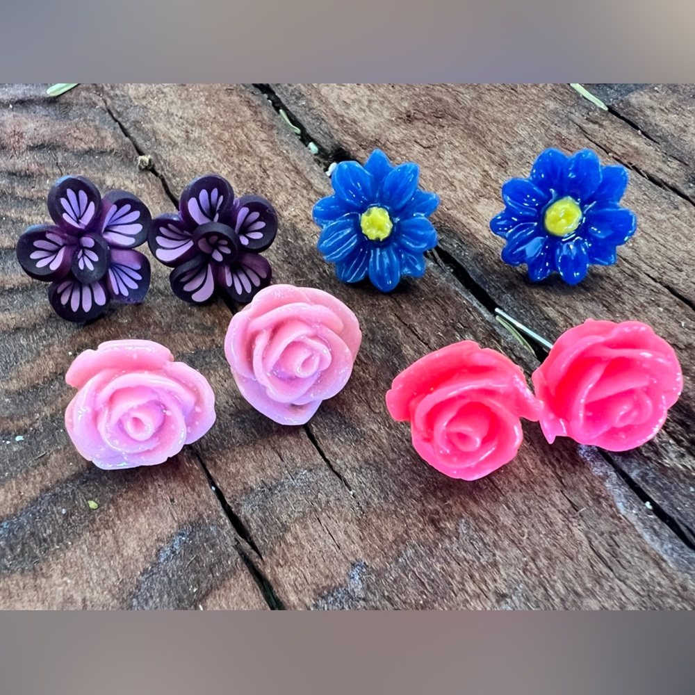 NOS Retro Y2K Floral Neon Earrings Daisy Pink Blue Neon Pink Blue Purple Studs